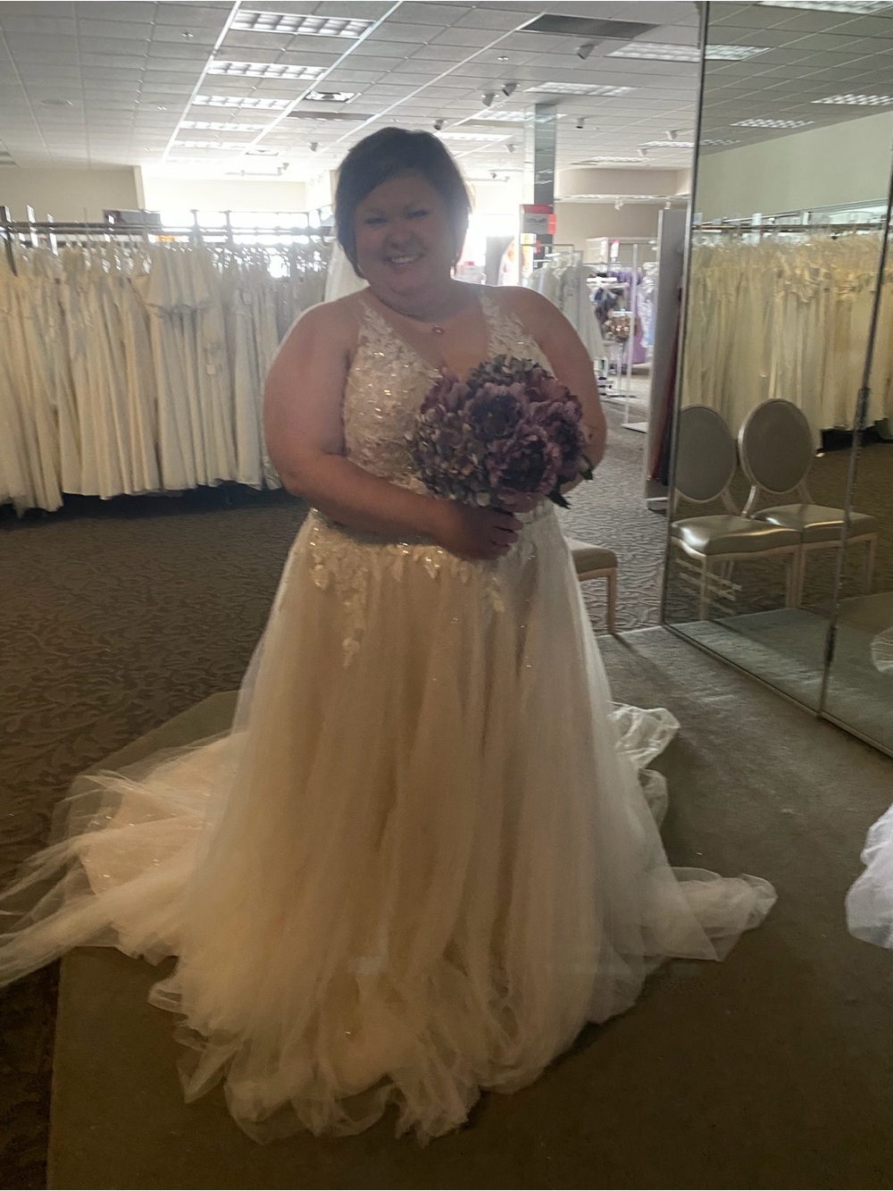 Plus-Size Ivory Lace & Tulle Wedding Dress with Beaded Bodice - Picture 4 of 12